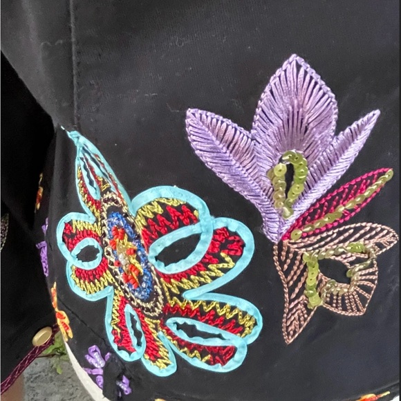 Berek • Embroidery • Medium • Black  • Multi-Colors Floral • Jacket - Picture 8 of 10